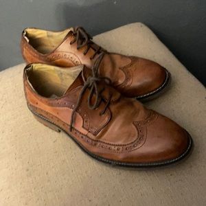 Steve Madden Men’s size 9 leather Wing tip oxfords
